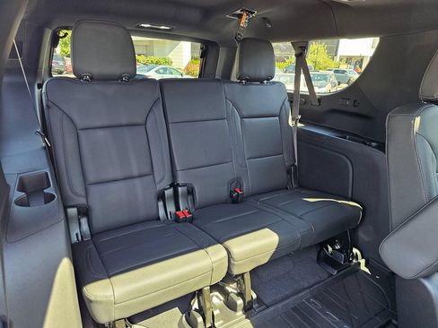 New 2026 Chevrolet Suburban LT w/ Comfort Package AWD/4WD image 13