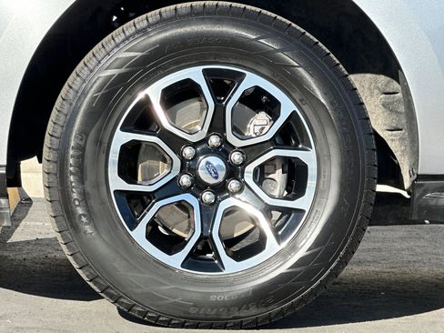 Used 2024 Ford Expedition XLT image 27