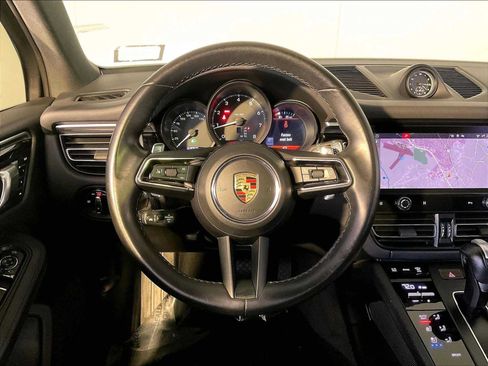 Certified 2024 Porsche Macan AWD/4WD image 15