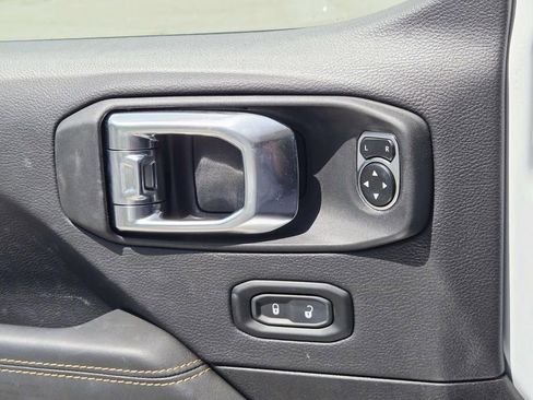 Certified 2025 Jeep Wrangler Unlimited Sahara AWD/4WD image 38