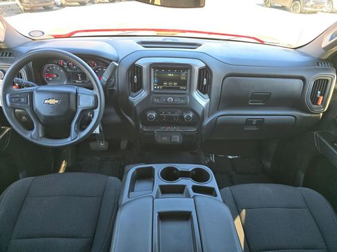 Used 2019 Chevrolet Silverado 1500 Custom w/ Custom Convenience Package image 5