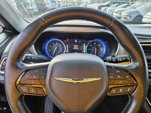 Used 2020 Chrysler Pacifica Touring-L w/ Advanced Safetytec Group image 20