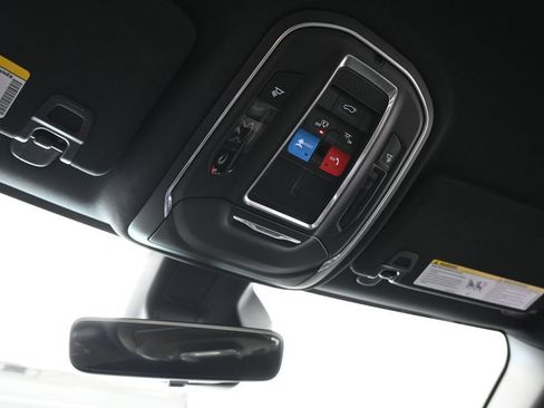 Used 2025 Jeep Grand Cherokee Altitude RWD image 33
