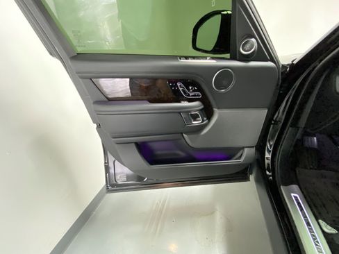 Used 2020 Land Rover Range Rover Long Wheelbase HSE image 4