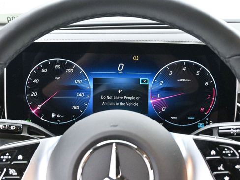 Used 2024 Mercedes-Benz GLC 300 4MATIC image 18