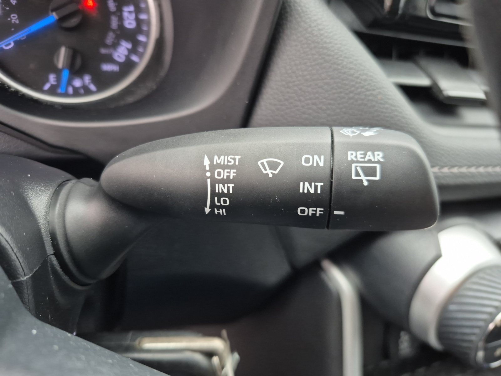 Used 2020 Toyota RAV4 LE w/ All Weather Liner Package AWD/4WD image 33