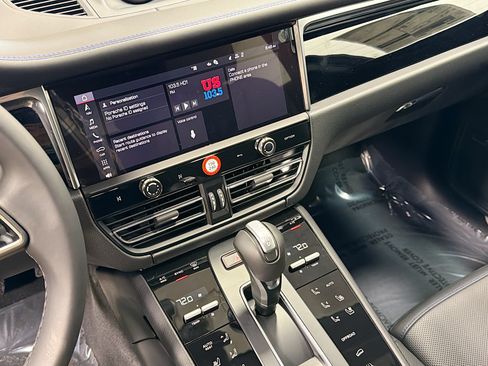 Certified 2026 Porsche Macan S AWD/4WD image 27