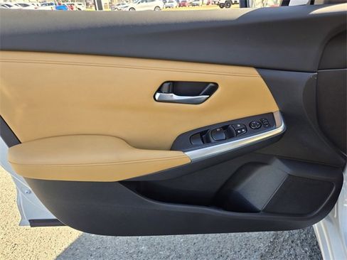 Used 2020 Nissan Sentra SV w/ SV Premium Package image 19