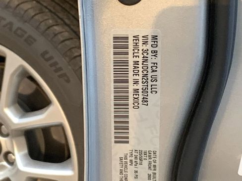 Used 2025 Jeep Compass Limited image 10