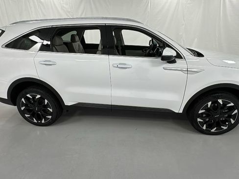 New 2025 Kia Sorento EX w/ Panoramic Sunroof Package image 2