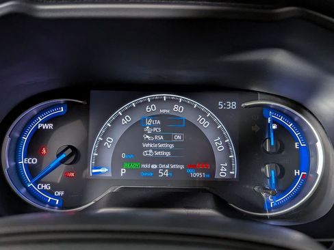 Certified 2025 Toyota RAV4 LE image 34