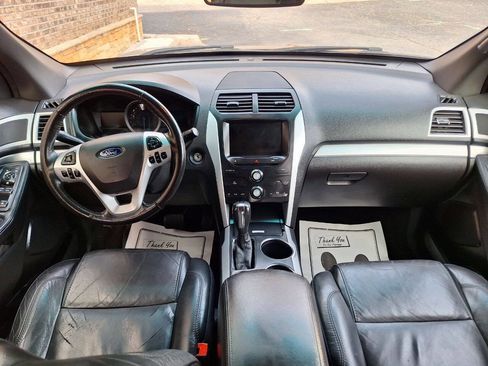 Used 2014 Ford Explorer XLT w/ Equipment Group 202A image 16
