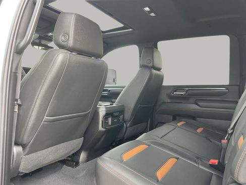 Used 2024 GMC Sierra 2500 AT4 w/ AT4 Premium Plus Package AWD/4WD image 16