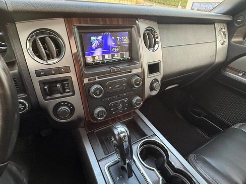 Used 2015 Ford Expedition Platinum image 21