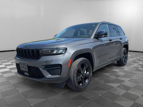 Used 2023 Jeep Grand Cherokee Altitude AWD/4WD image 1