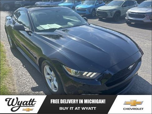 Used 2017 Ford Mustang Coupe image 1