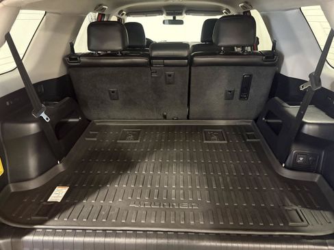 Used 2017 Toyota 4Runner SR5 AWD/4WD image 36