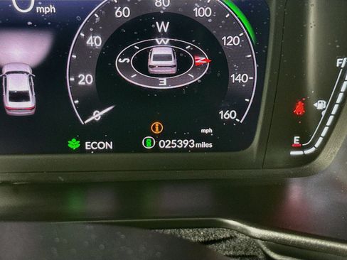 Used 2024 Honda Accord Sport image 11