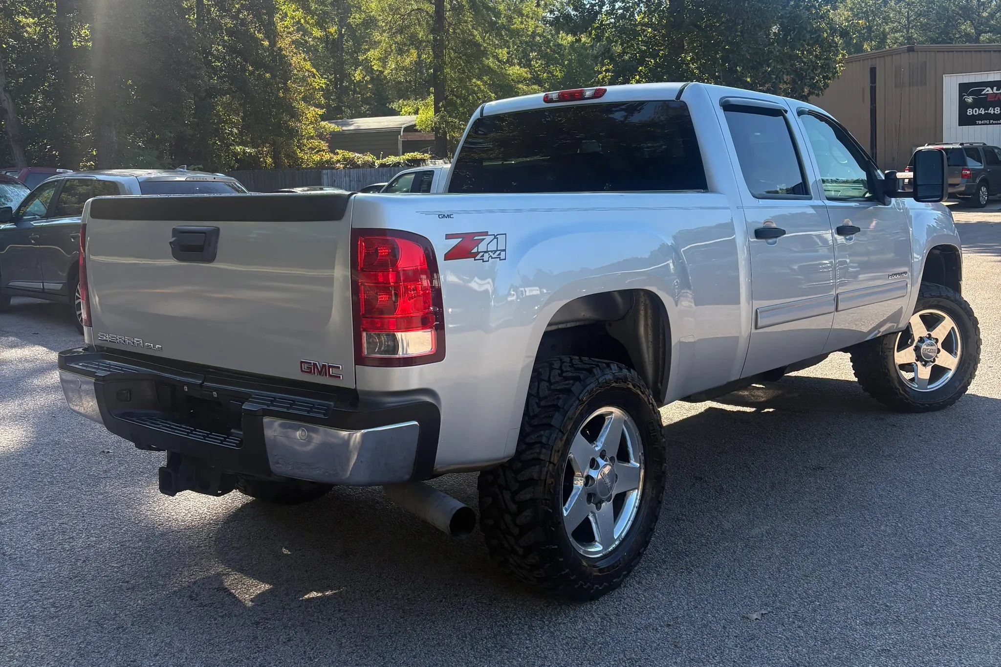 Used 2012 GMC Sierra 2500 SLE w/ SLE Preferred Package AWD/4WD image 6
