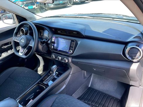 Used 2024 Nissan Kicks SV FWD image 13