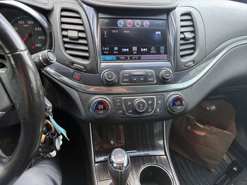 Used 2017 Chevrolet Impala LT image 10
