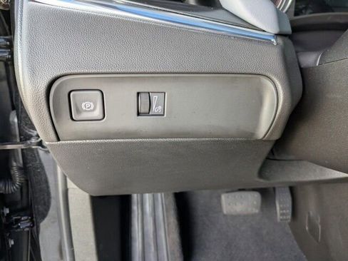 Used 2024 Buick Enclave Essence w/ Sport Touring Edition image 27