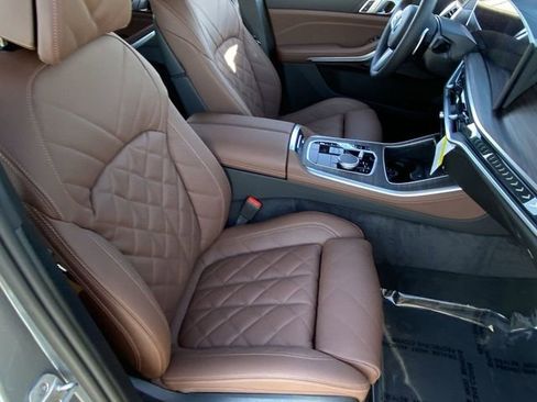 Used 2026 BMW X5 sDrive40i w/ M Sport Package image 11