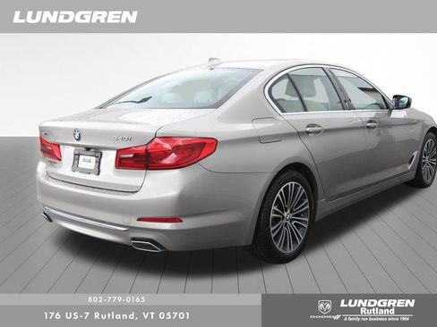 Used 2019 BMW 540i xDrive image 3