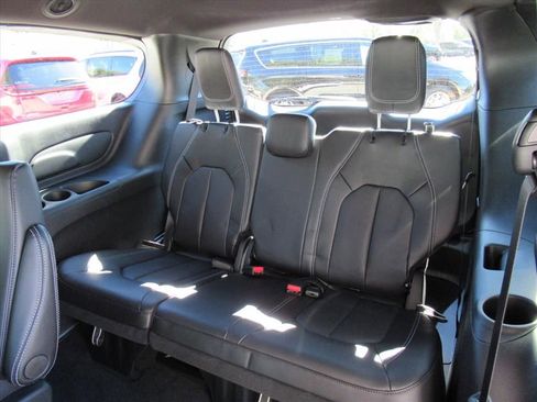 New 2026 Chrysler Pacifica Select FWD image 29