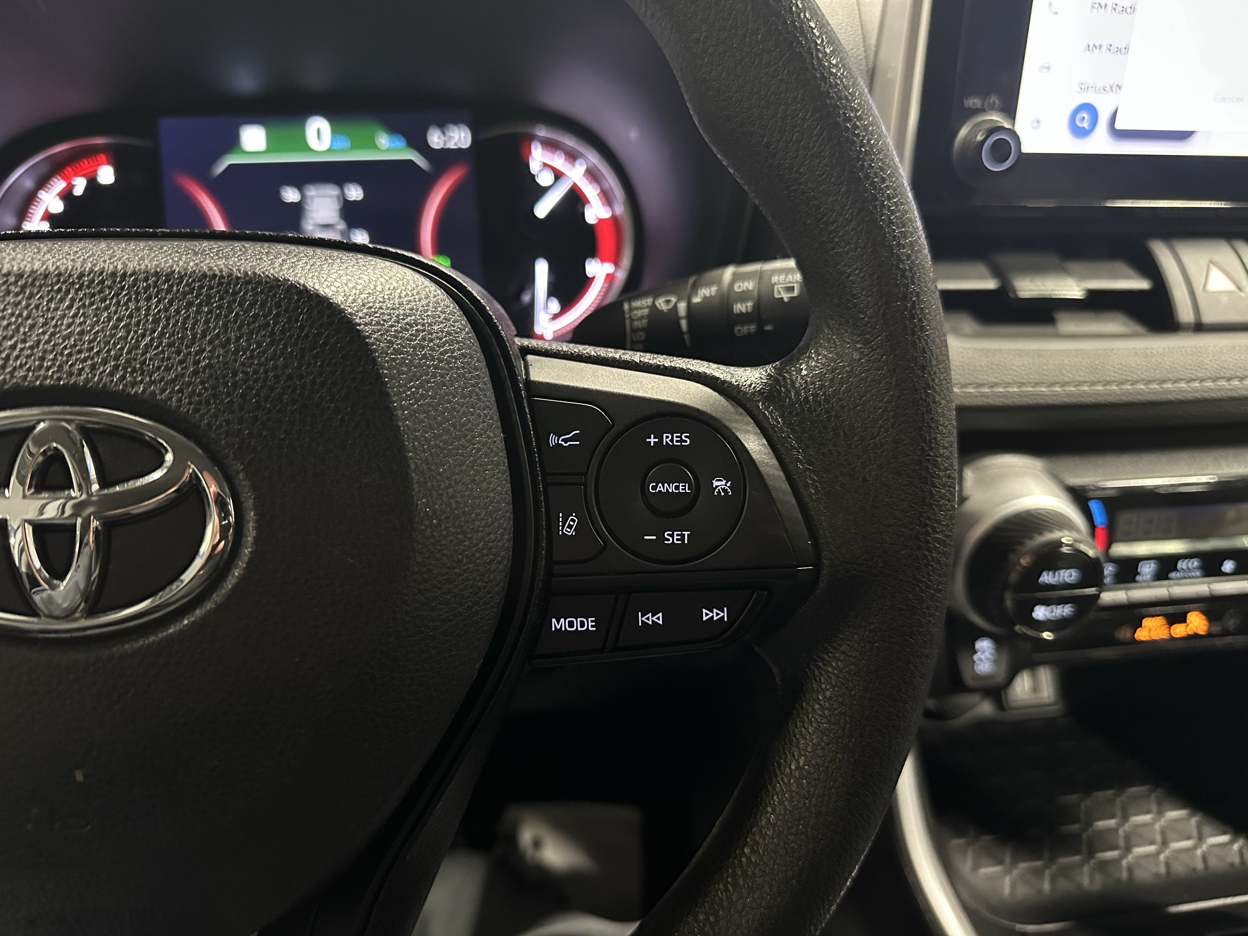 Used 2024 Toyota RAV4 XLE AWD/4WD image 12
