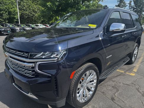 Used 2021 Chevrolet Suburban LT AWD/4WD image 3