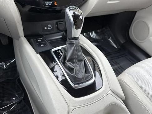 Used 2022 Nissan Rogue Sport SL AWD/4WD image 14