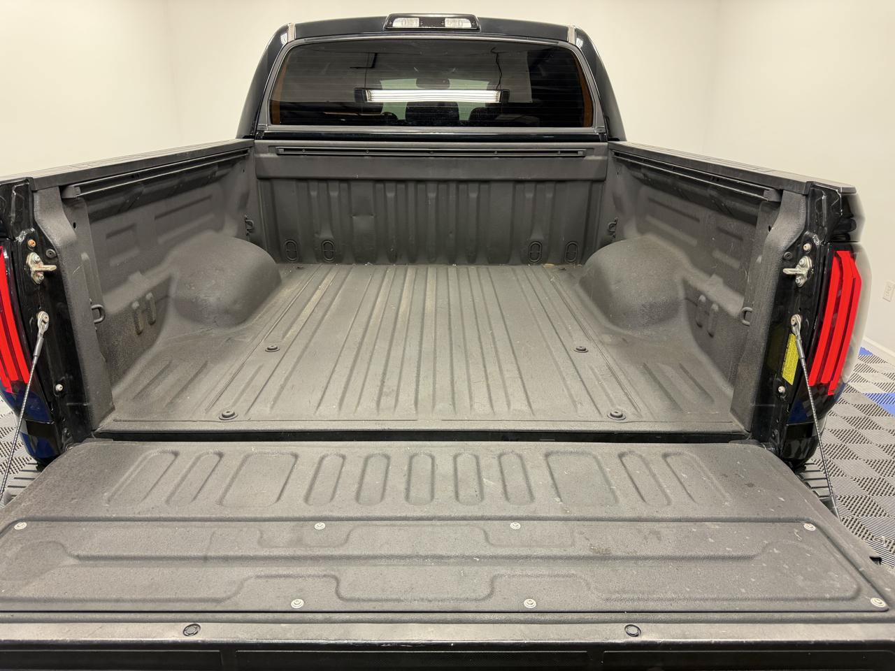 Used 2015 Toyota Tundra Platinum AWD/4WD image 36