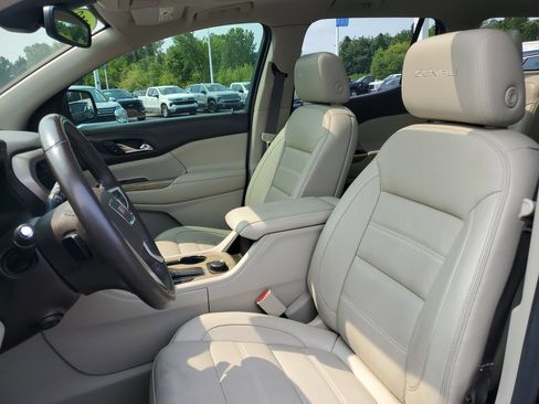 Used 2018 GMC Acadia Denali w/ Technology Package FWD image 8