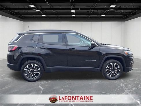 Certified 2022 Jeep Compass Limited image 6