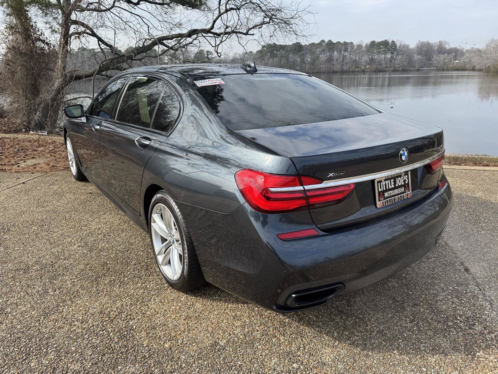 Used 2016 BMW 750i xDrive AWD/4WD image 9