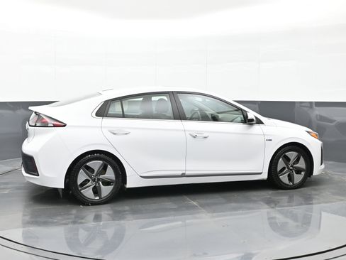 Used 2020 Hyundai Ioniq Limited image 9