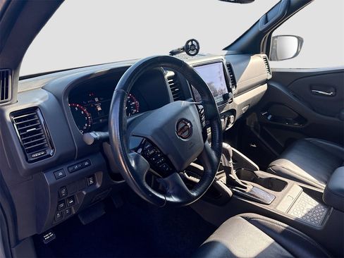 Used 2022 Nissan Frontier PRO-4X w/ Pro-4X Premium Package image 9