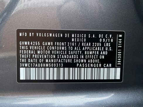 Used 2017 Volkswagen Golf S image 33