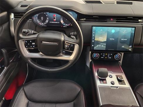Used 2023 Land Rover Range Rover SE image 25