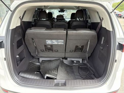 Used 2023 Kia Carnival LX FWD image 25