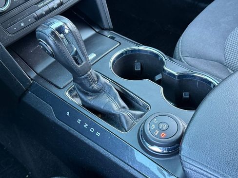 Used 2018 Ford Explorer XLT image 21