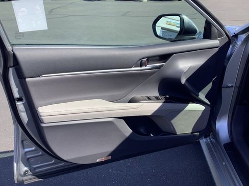 Used 2023 Toyota Camry XLE image 9