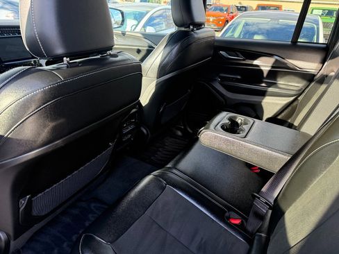 Used 2024 Jeep Grand Cherokee Altitude image 18