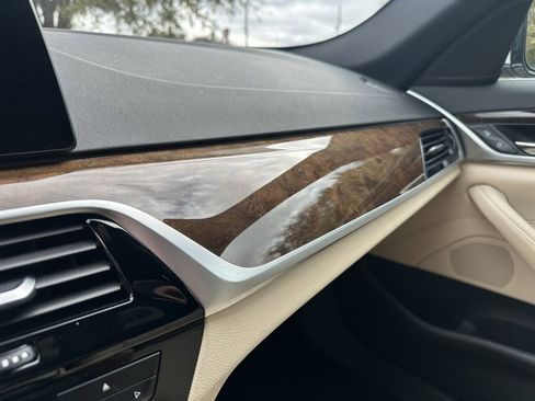 Used 2019 BMW 530i xDrive w/ Convenience Package image 29