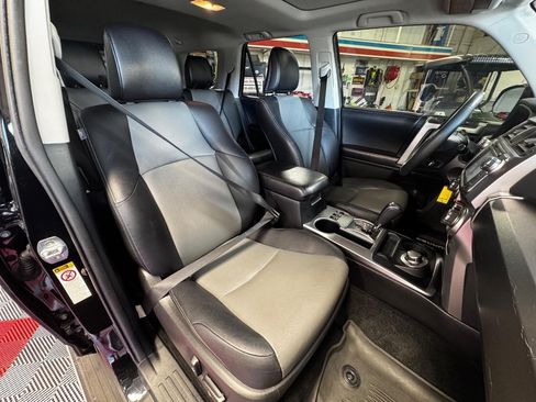 Used 2016 Toyota 4Runner SR5 Premium AWD/4WD image 9