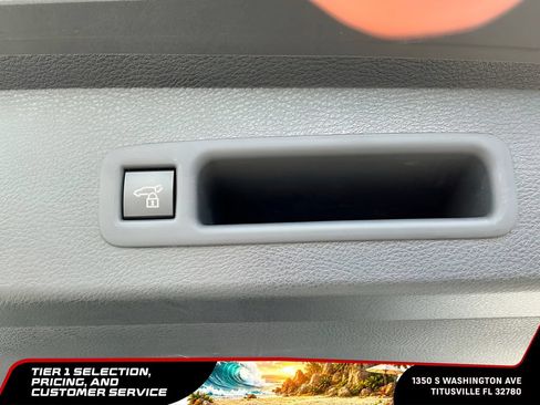 Used 2025 Toyota Sienna XSE w/ XSE Plus Package FWD image 26