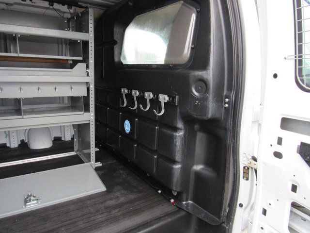 Used 2018 Chevrolet Express 2500 w/ Driver Convenience Package RWD image 17