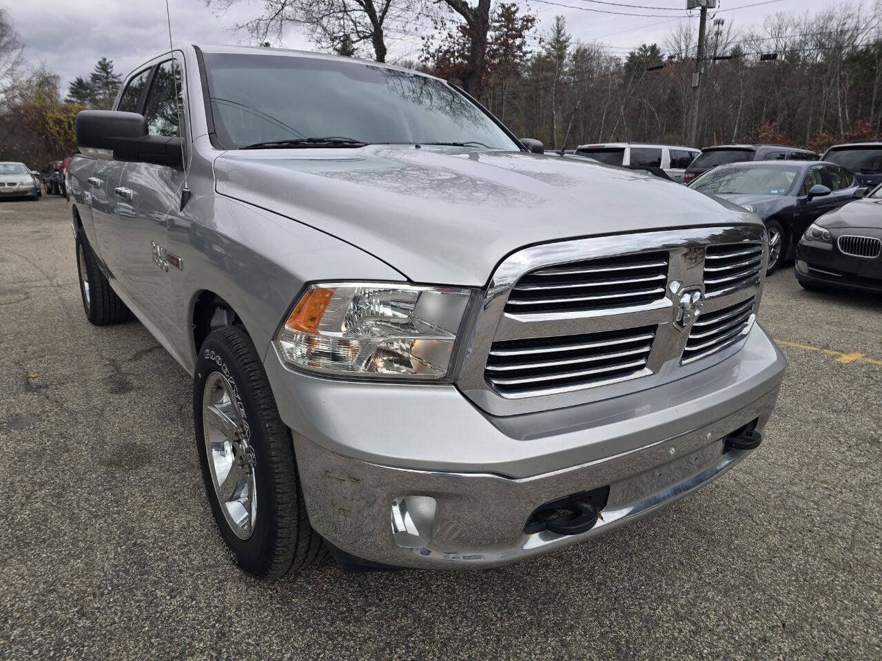 Used 2015 RAM 1500 Classic SLT w/ SLT Plus D←cor Group AWD/4WD image 7