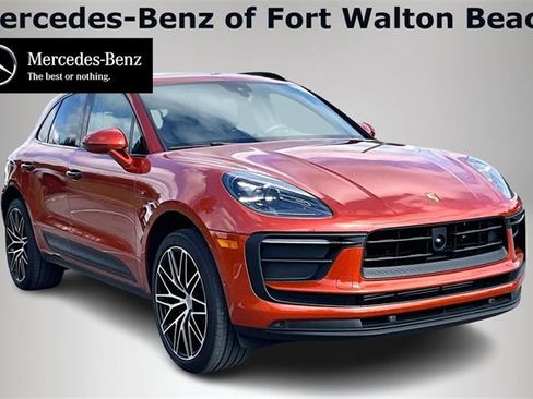 Used 2024 Porsche Macan image 1